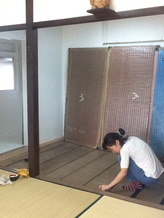 本日は晴天なり 今帰仁古民家では畳あげ 工房双子堂 うつわとzakka双子堂