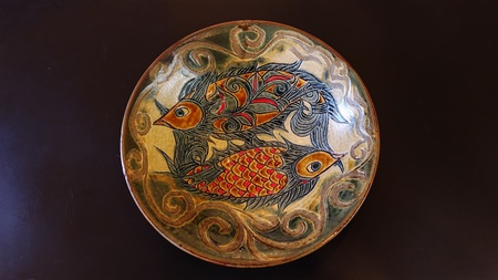 作陶展へ向けて、魚紋線彫り尺皿の紹介 │ 金城陶器 秀陶房