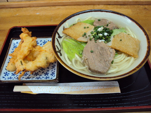 ＜国仲食堂　ノスタルジーそば＞宮古島