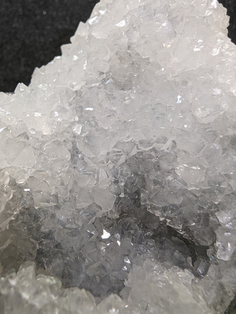 氷のような結晶。