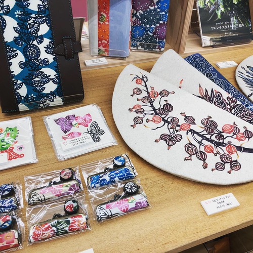 新里みお+天願千恵 2人展はじまりました♪ 新里みお+天願千恵 2人展はじまりました♪