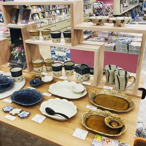 新里みお+天願千恵 2人展はじまりました♪ 新里みお+天願千恵 2人展はじまりました♪