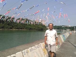 ５月はこいのぼり、真玉橋近くの風景