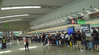 連休・29日、30日の那覇空港にて