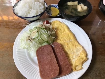 垣花食堂のポーク玉子