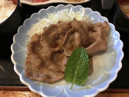 しょうが焼にお刺身、沖縄そばと豪華ランチ♪　～はんなり～