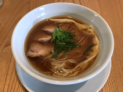 行列のできる人気のラーメン屋さんに行ってきました♪　～ラーメン志のわ～