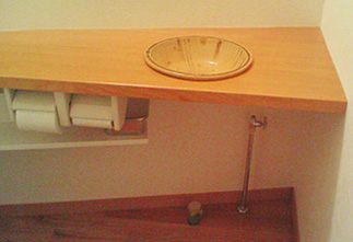 １階トイレの手洗い鉢