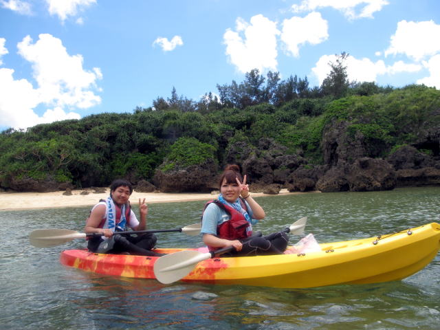 虹がかかるヤドカリ島 沖縄 カヤックツーリング Southward Kayak Club