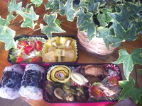 遠足弁当(^_^)v 2012/04/27 08:51:43