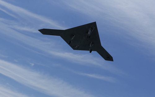 昨日の記事で紹介した米軍の最新ステルス無人機がUFOに見えることを検証してみたら。
