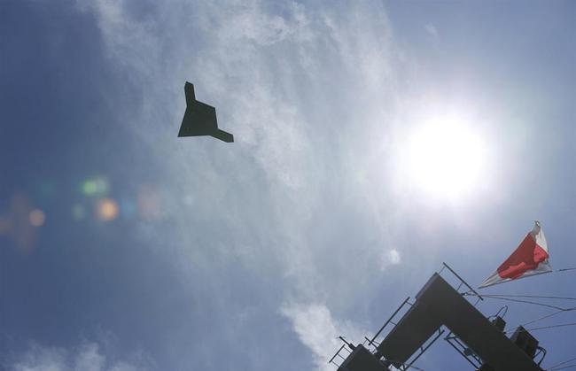米海軍の最新鋭無人偵察機（テスト中）が完全にUFOに見える件。