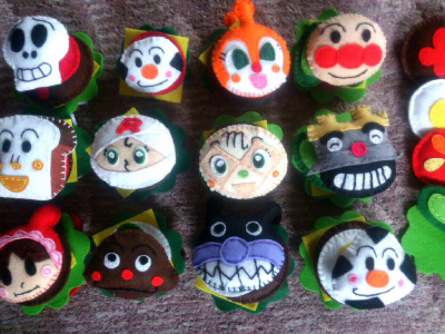 ヨガして息よう フェルトで作ったキャラクター