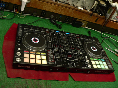 DDJ-SX2 (右側LED不具合有り) 町田電化サービス｜家電 修理の公式ブログ:PIONEER DJコントローラー