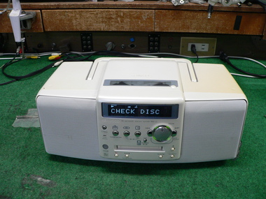 当時物/KENWOOD/カーコンポセット要修理/OH/ジャンク品 町田電化サービス｜家電 修理の公式ブログ:KENWOOD MDX-L1 修理 沖縄