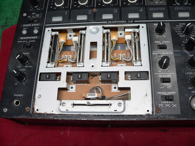 Pioneer DJM-700 動作確認済み CHクロスフェーダー交換　送料込み 町田電化サービス｜家電 修理の公式ブログ:PIONEER DJM-700 修理 沖縄