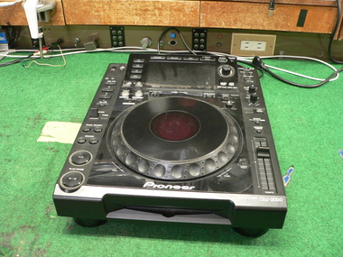 Pioneer CDJ-2000 動作品 修理履歴あり 町田電化サービス｜家電 修理の公式ブログ:PIONEER CDJ-2000 修理 岐阜