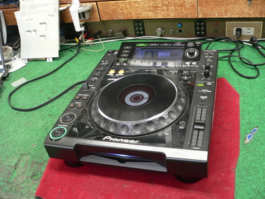 Pioneer CDJ-2000 動作品 修理履歴あり 町田電化サービス｜家電 修理の公式ブログ:PIONEER CDJ-2000 修理 岐阜