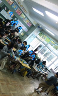 一年生の教室で交流会 2012/02/21 16:46:50