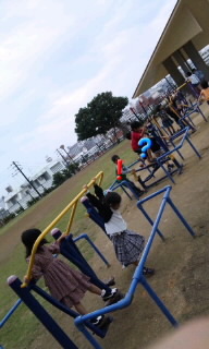 公園で親睦会 2012/03/17 23:26:03