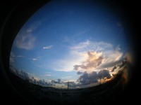 魚眼写真：アパートから見た夕焼け
