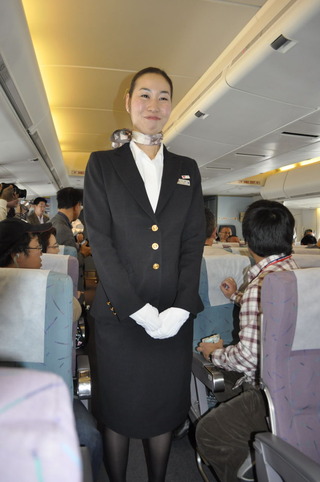 ＪＡＬ歴代制服でフライト