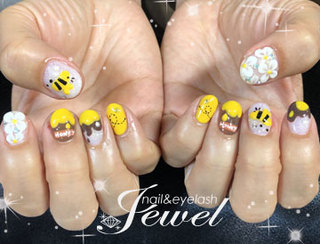 Nail Eyelash ジュウェル ブンブンブン 蜂が飛ぶ