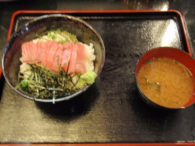 まぐろや（浦添市勢理客）
