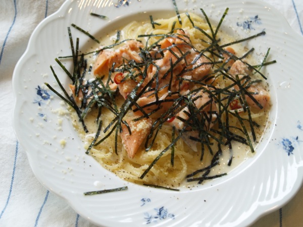 サーモンクリームパスタ