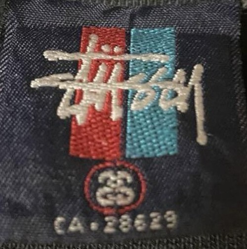 怪しいタグ　stussy