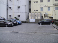 正面玄関前、駐車場 2017/06/20 14:45:53