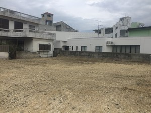 八重瀬町３階住宅解体工事