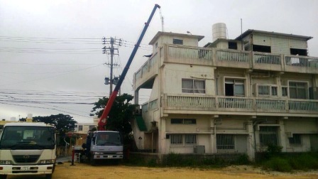 沖縄市　屋上プレハブ解体　困ったときは琉球リサイクルにお任せ