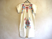 メキシコ、花柄刺繍ワンピース 2011/06/14 13:00:00