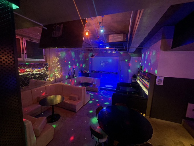 居抜カラオケ・ダーツBAR