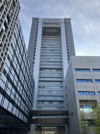 特定の政党・政治団体や議員への支持を生徒さんや親御さんにお願いしたり、  特定の宗教を勧誘することは一切ありません