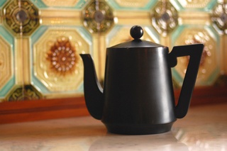 20世紀ハイツ:紅房・里帰り琉球漆器