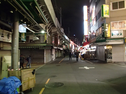 平日夜のアメ横（開店・閉店状況）