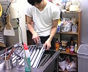 ｺﾞｼｺﾞｼ…