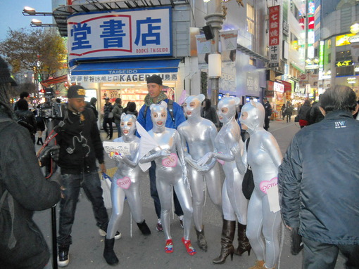 渋谷に突然出現 可愛い宇宙人女子に海外メディアも注目 サファイア玲子の原石を磨き輝く人を沖縄から育てたいbyメディアーレ