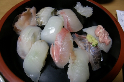 「鶴鮨」の地魚にぎり（真鶴）