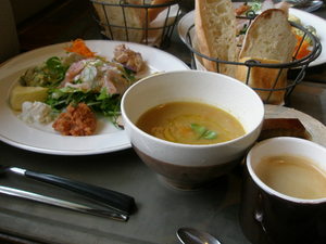 PLOUGHMANS LUNCH BAKERY