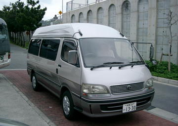 ロケバス＆ロケ車輌もあります。