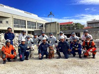 災害救助犬と合同訓練