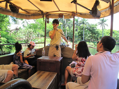 香港ディズニーランドのキャストさん