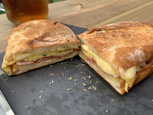 恩納村のANAインターコンチ入り口に、パニーニ専門店が！「PANINO & COFFEE PALLET(パレット)」