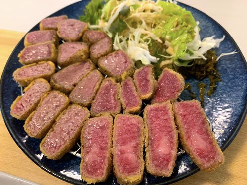 海中道路を渡って、食べに行く価値のあるお店が平安座島にあります「肉や食堂inへんざ」