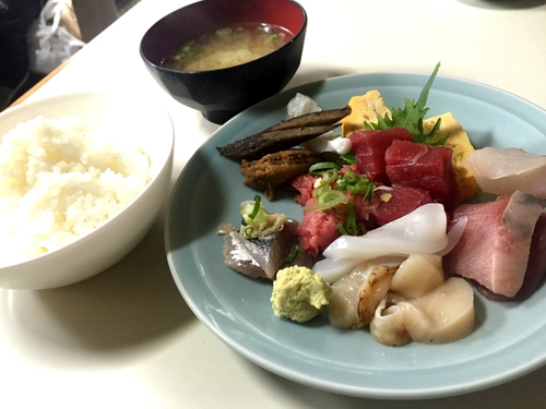 食べて食べて食べて 東京 築地で働く方が集まる穴場の寿司屋 本種 もとだね