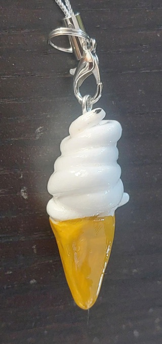 干支ストラップ巳年ソフトクリームバージョン