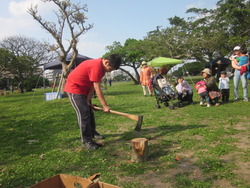 わにでこ市と薪割り大会